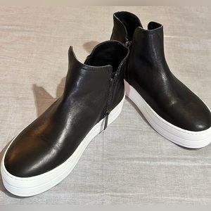 New without box J Slides leather sneaker bootie Size 7